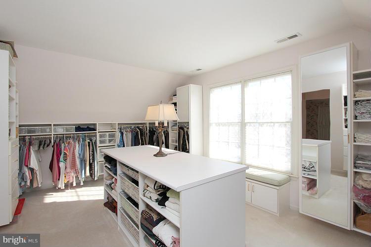 1296 Gatesmeadow Way Reston, VA 20194 - Photo 20 of 29 a utility room with dryer and washer