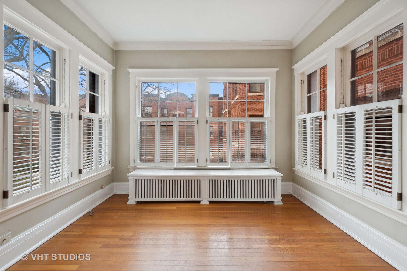 1119 Maple Avenue, Unit 2E Evanston, IL 60202 - Photo 5 of 12 a view of an empty room with a large window