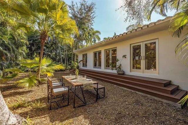 $1,275,000 | 811 Northeast 71st Street, Miami, FL 33138