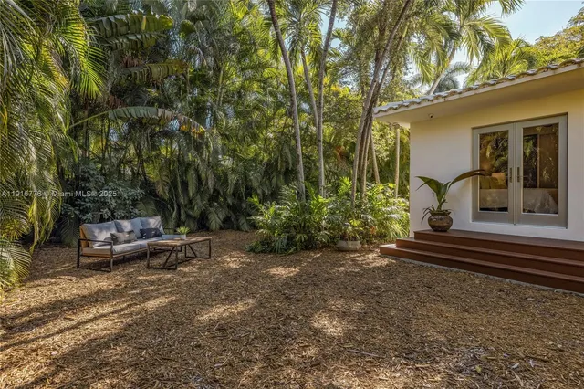 $1,275,000 | 811 Northeast 71st Street, Miami, FL 33138