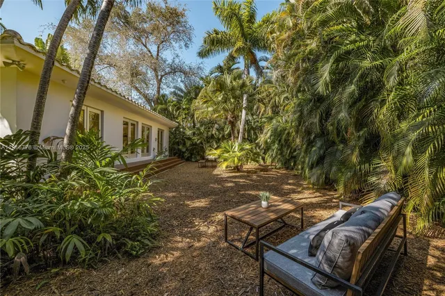 $1,275,000 | 811 Northeast 71st Street, Miami, FL 33138