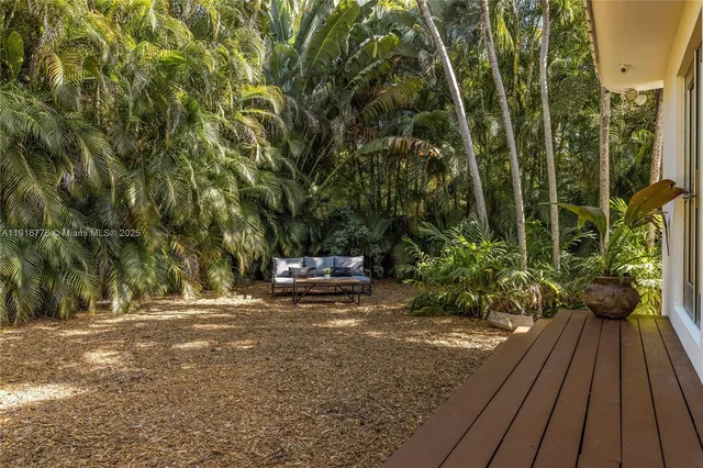 $1,275,000 | 811 Northeast 71st Street, Miami, FL 33138