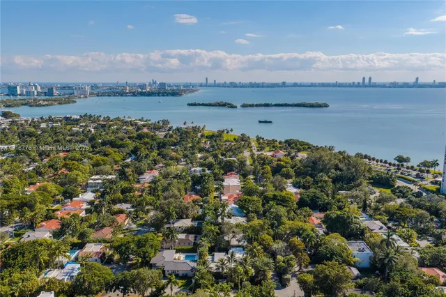 $1,275,000 | 811 Northeast 71st Street, Miami, FL 33138