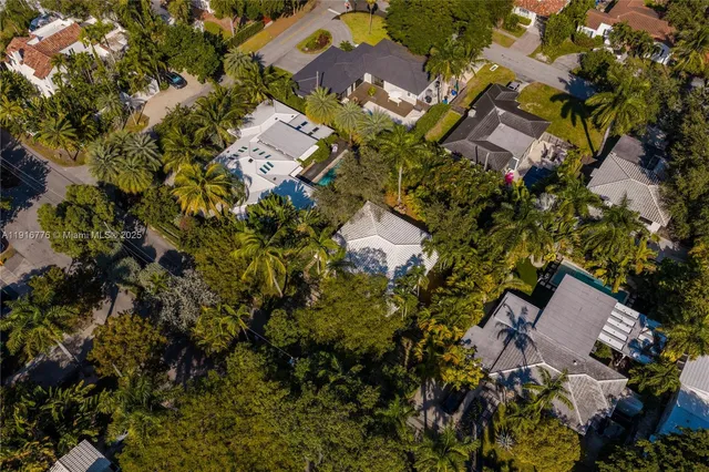 $1,275,000 | 811 Northeast 71st Street, Miami, FL 33138