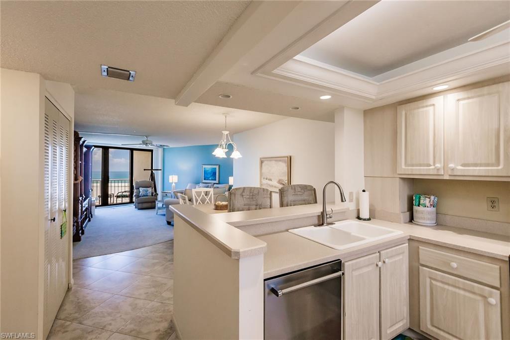 260 Seaview Court, Unit 904 Marco Island, FL 34145 - Photo 16 of 37