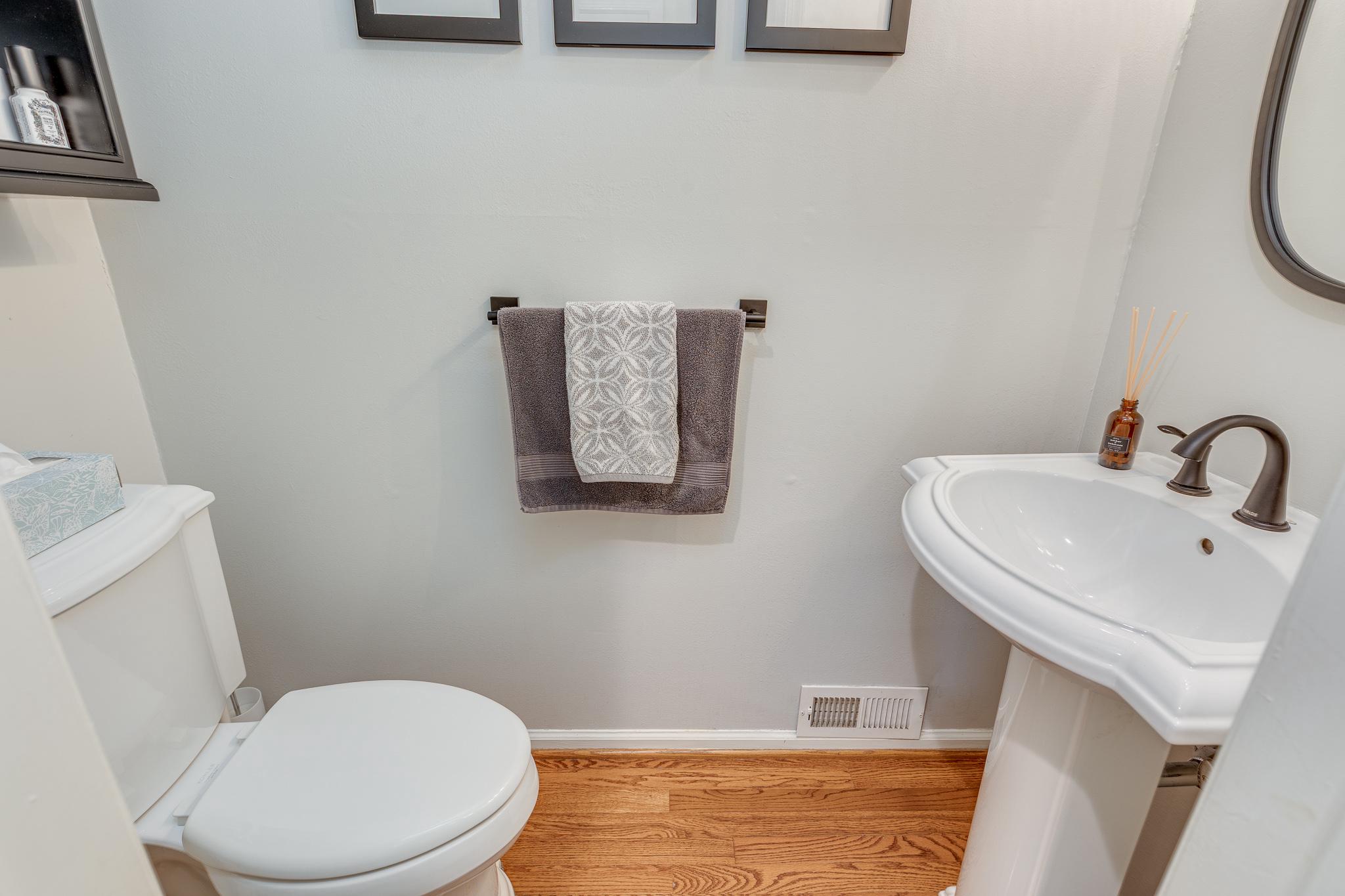 17 Utica Road Marlton, NJ 08053 - Photo 13 of 29 Powder room