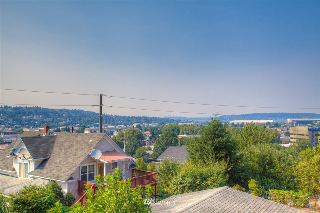 325 Renton Avenue South Renton, WA 98057 - Photo 5 of 25