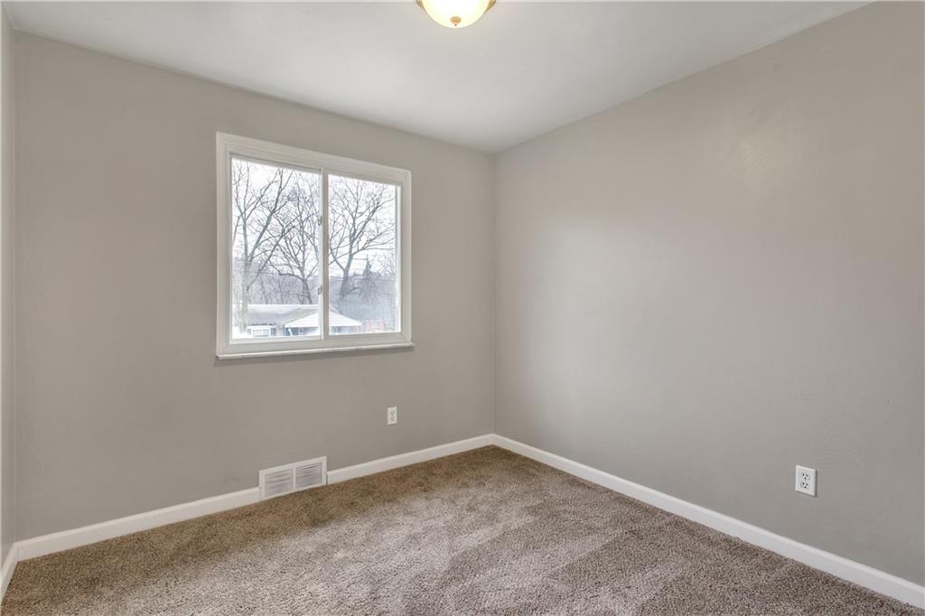 827 Blue Ridge Road Pittsburgh, PA 15239 - Photo 16 of 25 Gallery Image 16