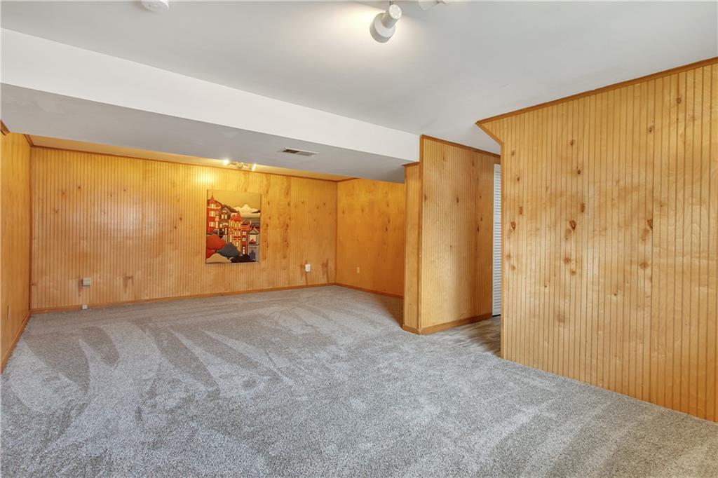827 Blue Ridge Road Pittsburgh, PA 15239 - Photo 21 of 25 Gallery Image 21