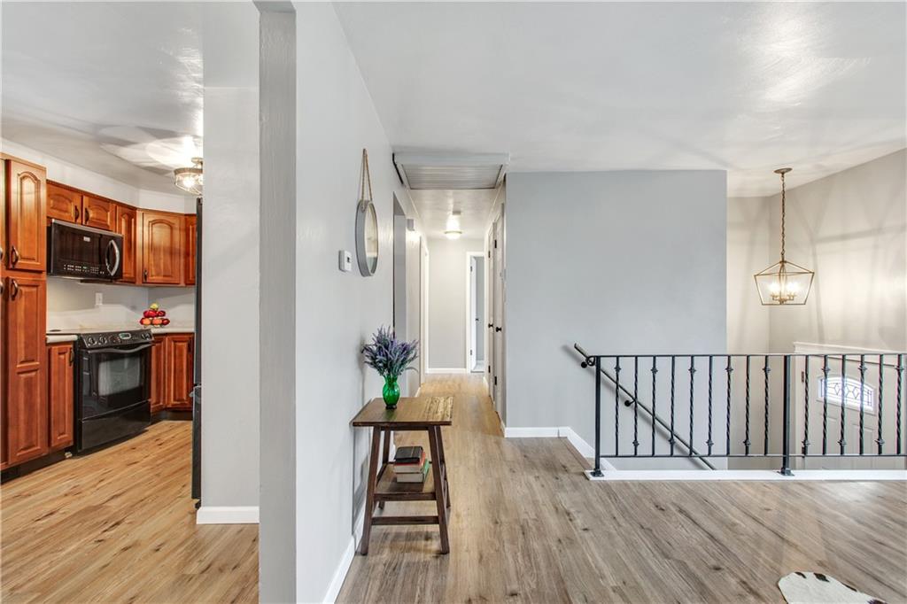 827 Blue Ridge Road Pittsburgh, PA 15239 - Photo 4 of 25 Gallery Image 4