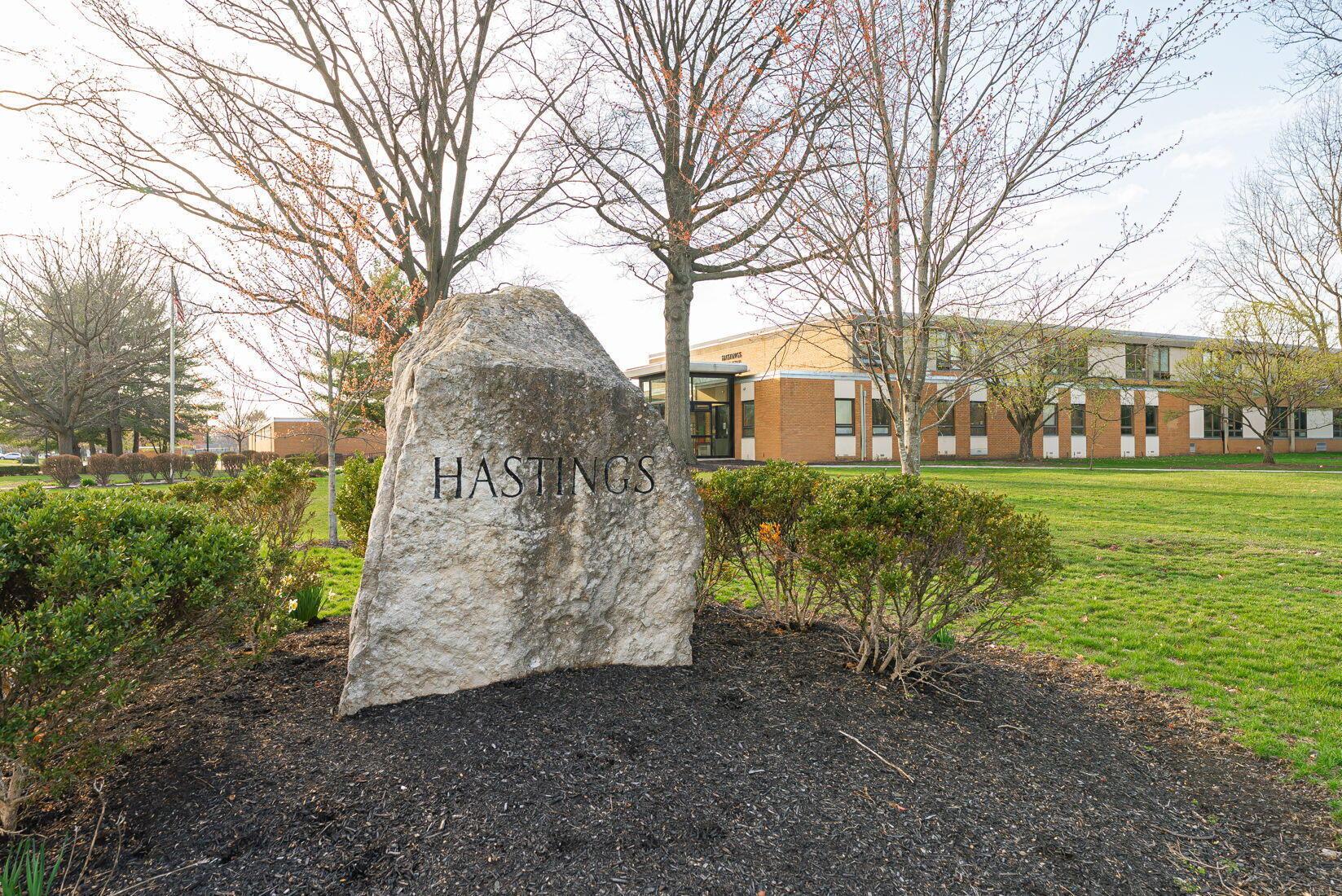 4161 Winfield Road Columbus, OH 43220 - Photo 37 of 39 Hastings Middle School