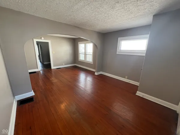 $775 | 896 North Gladstone Avenue, Indianapolis, IN 46201