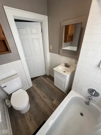 $775 | 896 North Gladstone Avenue, Indianapolis, IN 46201