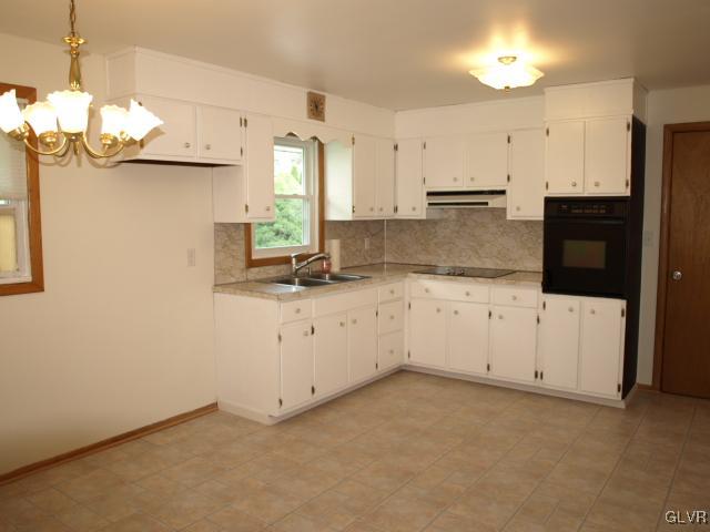 170 Atlas Road Northampton, PA 18067 - Photo 5 of 22 Kitchen