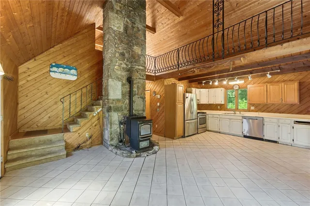 $945,000 | 130 South Niantic Drive, Charlestown, RI 02813