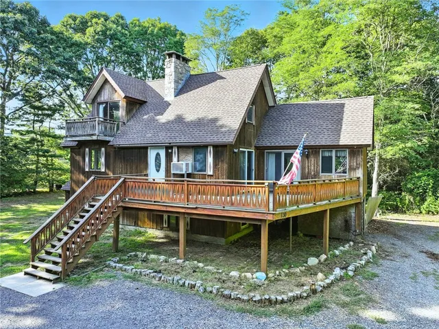 $945,000 | 130 South Niantic Drive, Charlestown, RI 02813
