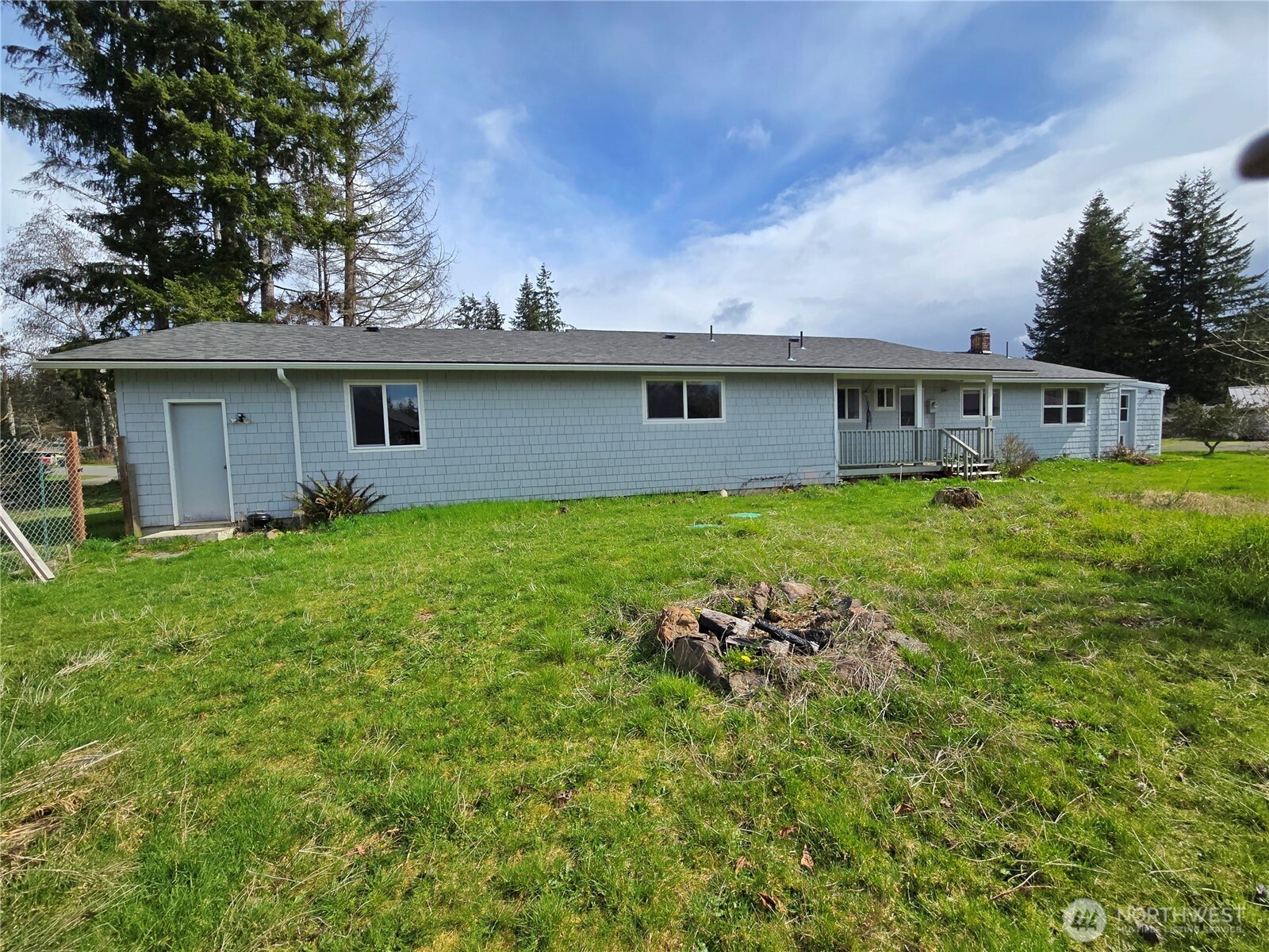831 Robin Hood Loop Forks, WA 98331 - Photo 3 of 32 Gallery Image 3