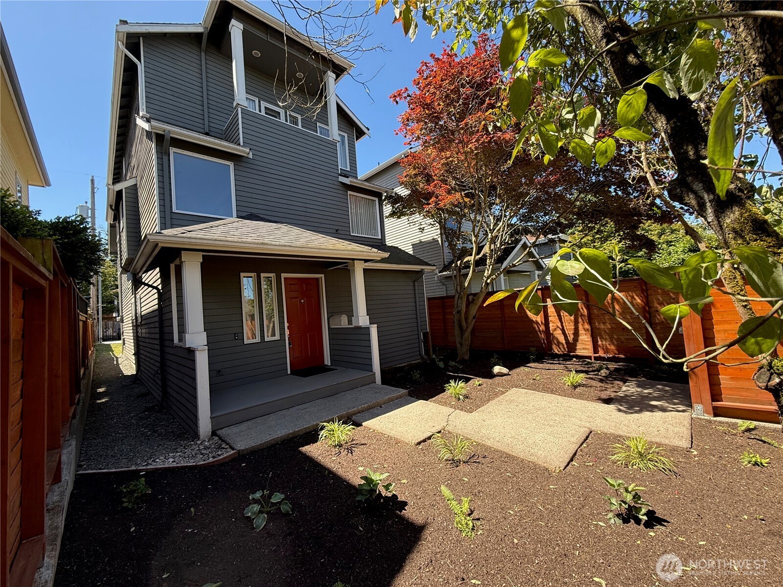 2327 North 65th Street Seattle, WA 98103 - Photo 3 of 30