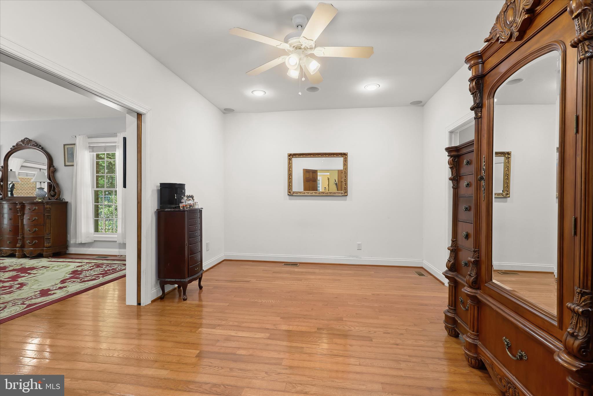 5530 Jim Pickett Road Sykesville, MD 21784 - Photo 29 of 76 Entry level primary bedroom suite
