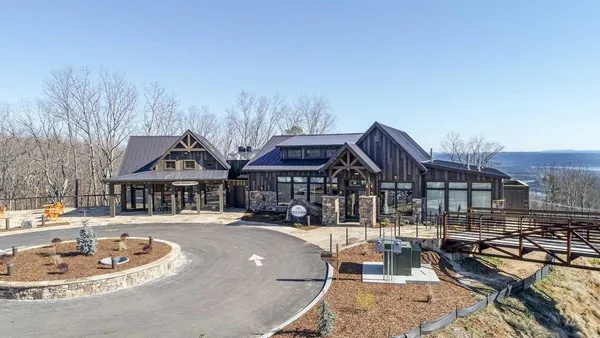 $1,395,000 | 2070 River Bluffs Drive, Jasper, TN 37347