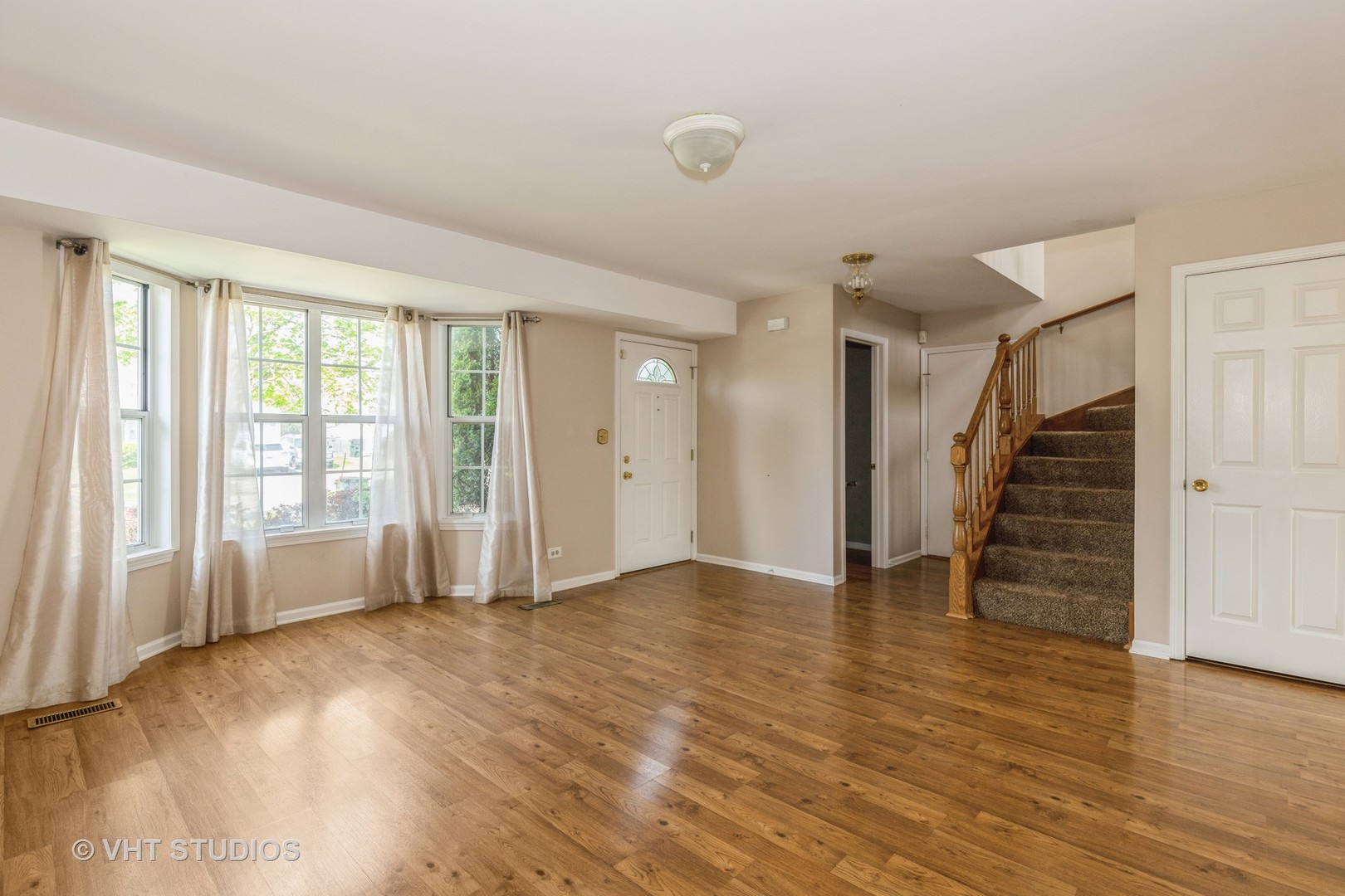 209 North Southport Road Mundelein, IL 60060 - Photo 2 of 10