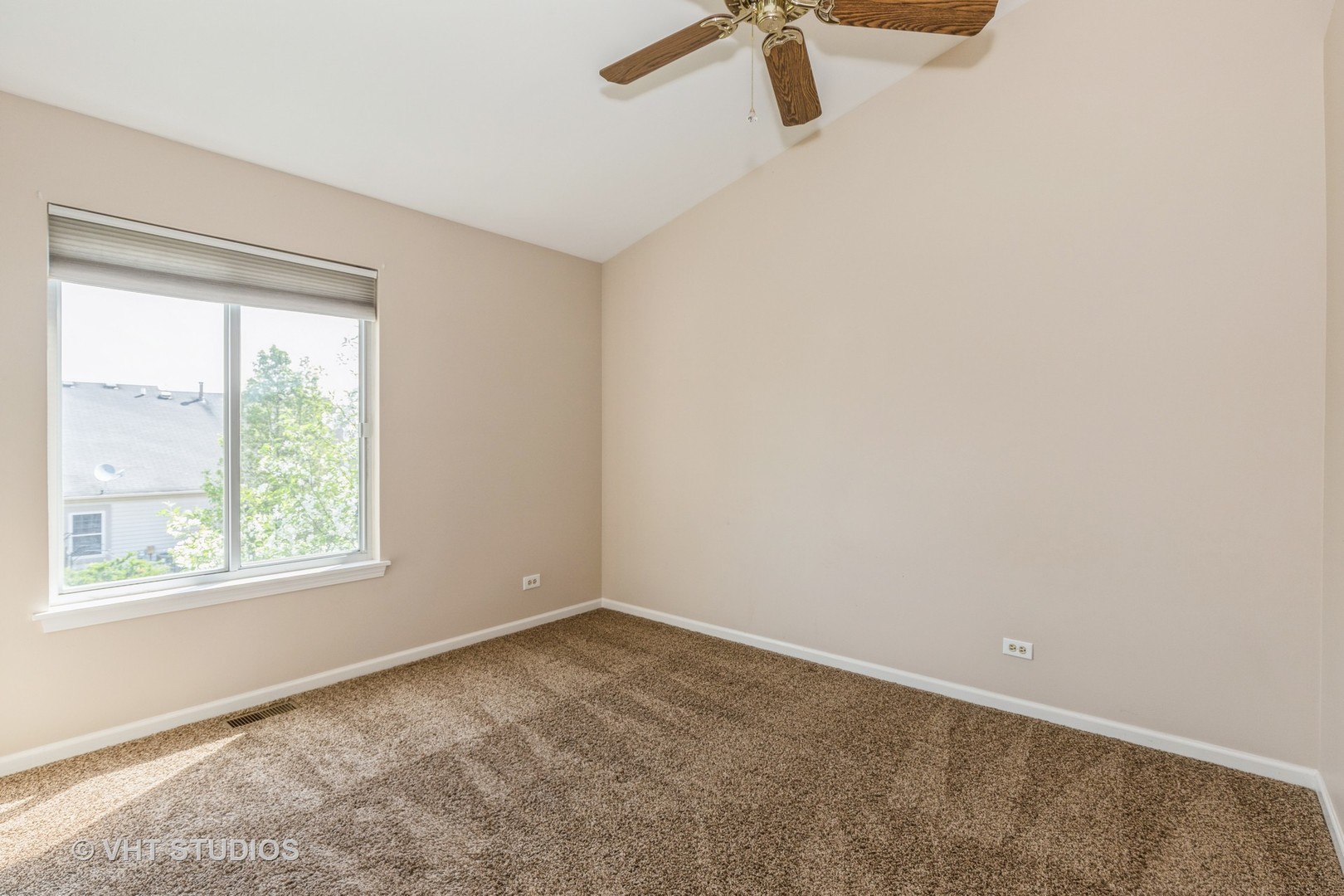 209 North Southport Road Mundelein, IL 60060 - Photo 8 of 10
