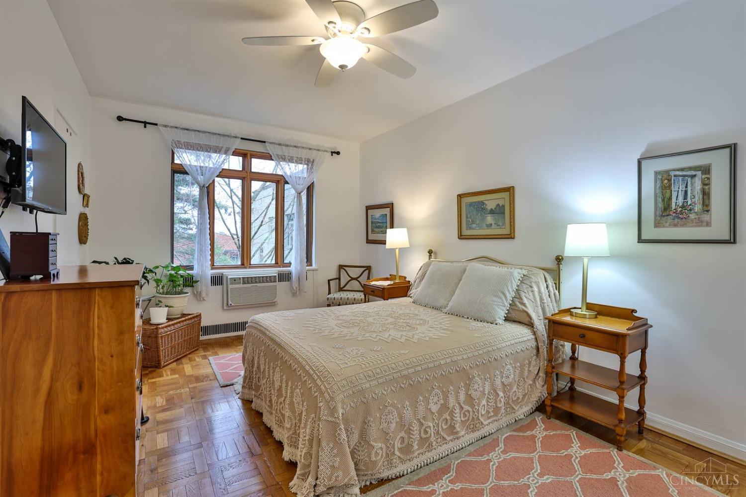 2378 Madison Road, Unit E3E Cincinnati, OH 45208 - Photo 16 of 41 Gallery Image 16