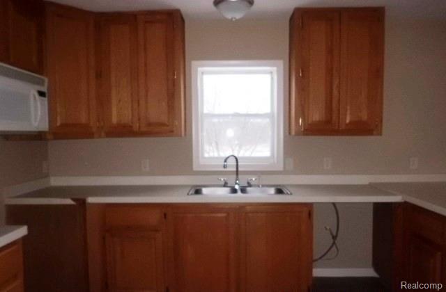4250 Breen Road Emmett, MI 48022 - Photo 3 of 13 Kitchen 2nd View.jpg
