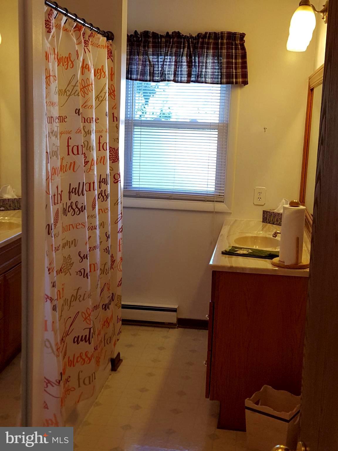 237 Wakefield Road Hagerstown, MD 21740 - Photo 12 of 23 Bath