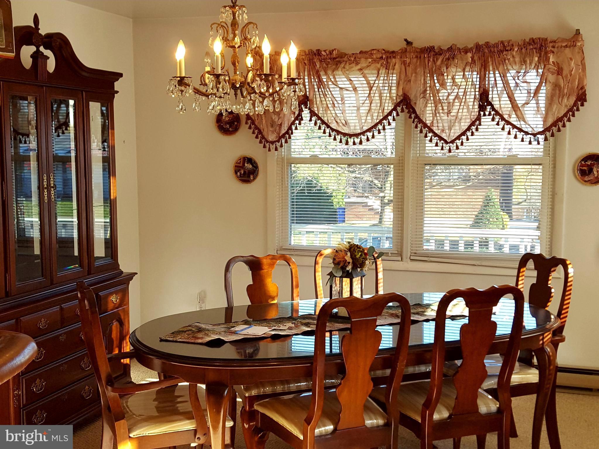 237 Wakefield Road Hagerstown, MD 21740 - Photo 6 of 23 Dining