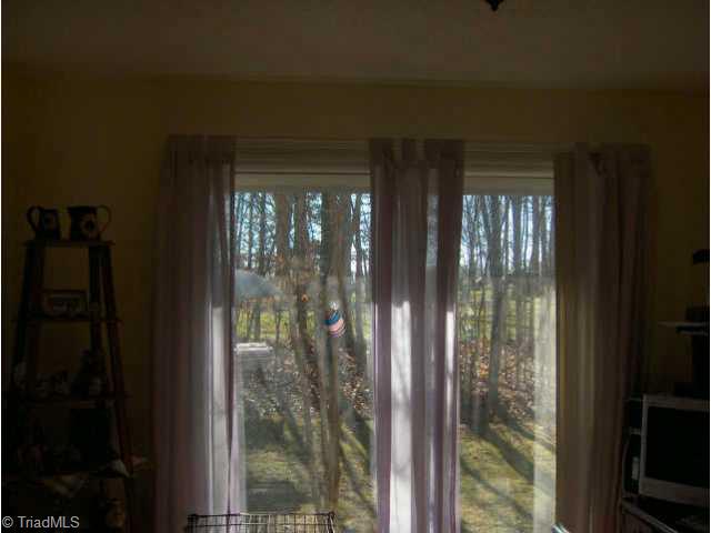492 Silver Ridge Drive Lexington, NC 27292 - Photo 3 of 6 Other. sunroom