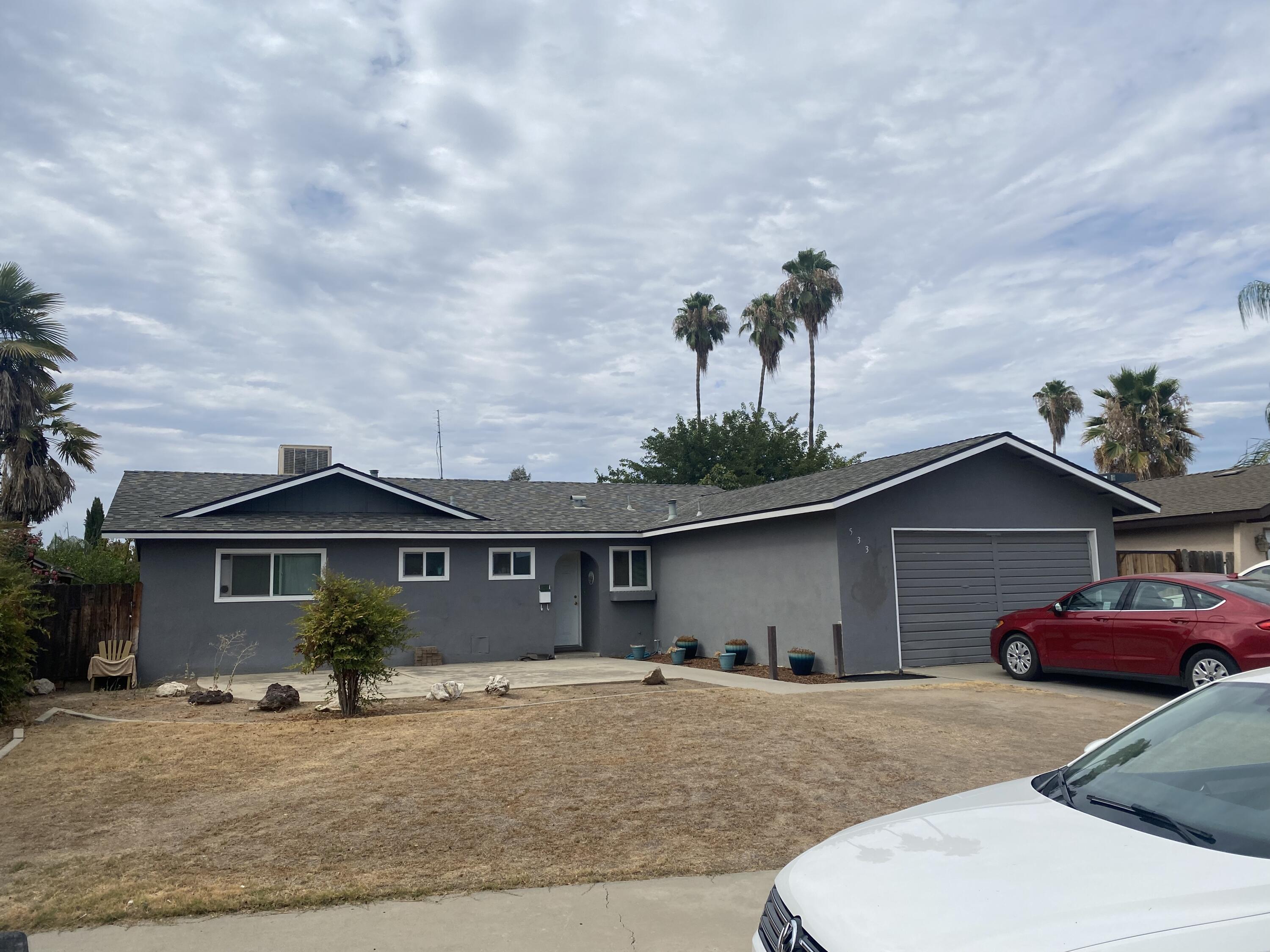533 Nelson Street Exeter, CA 93221 - Photo 1 of 14 Front of house 533
