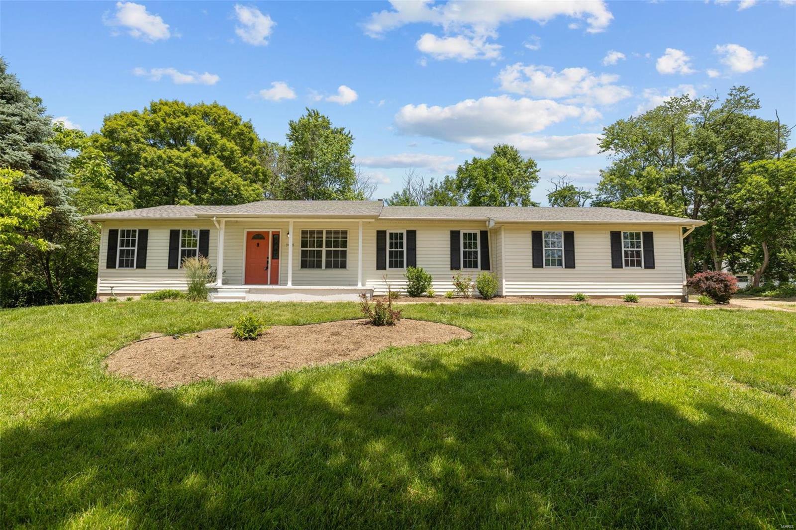 5458 Milburn Road Oakville, MO 63129 - Photo 1 of 32