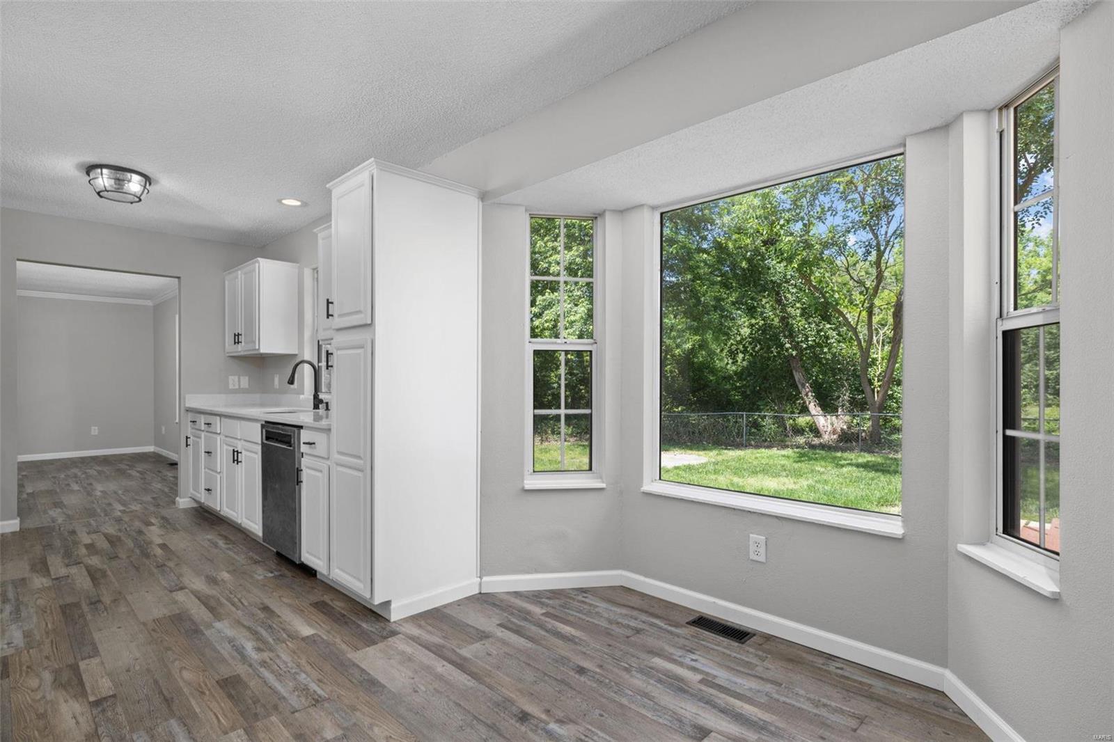 5458 Milburn Road Oakville, MO 63129 - Photo 17 of 32