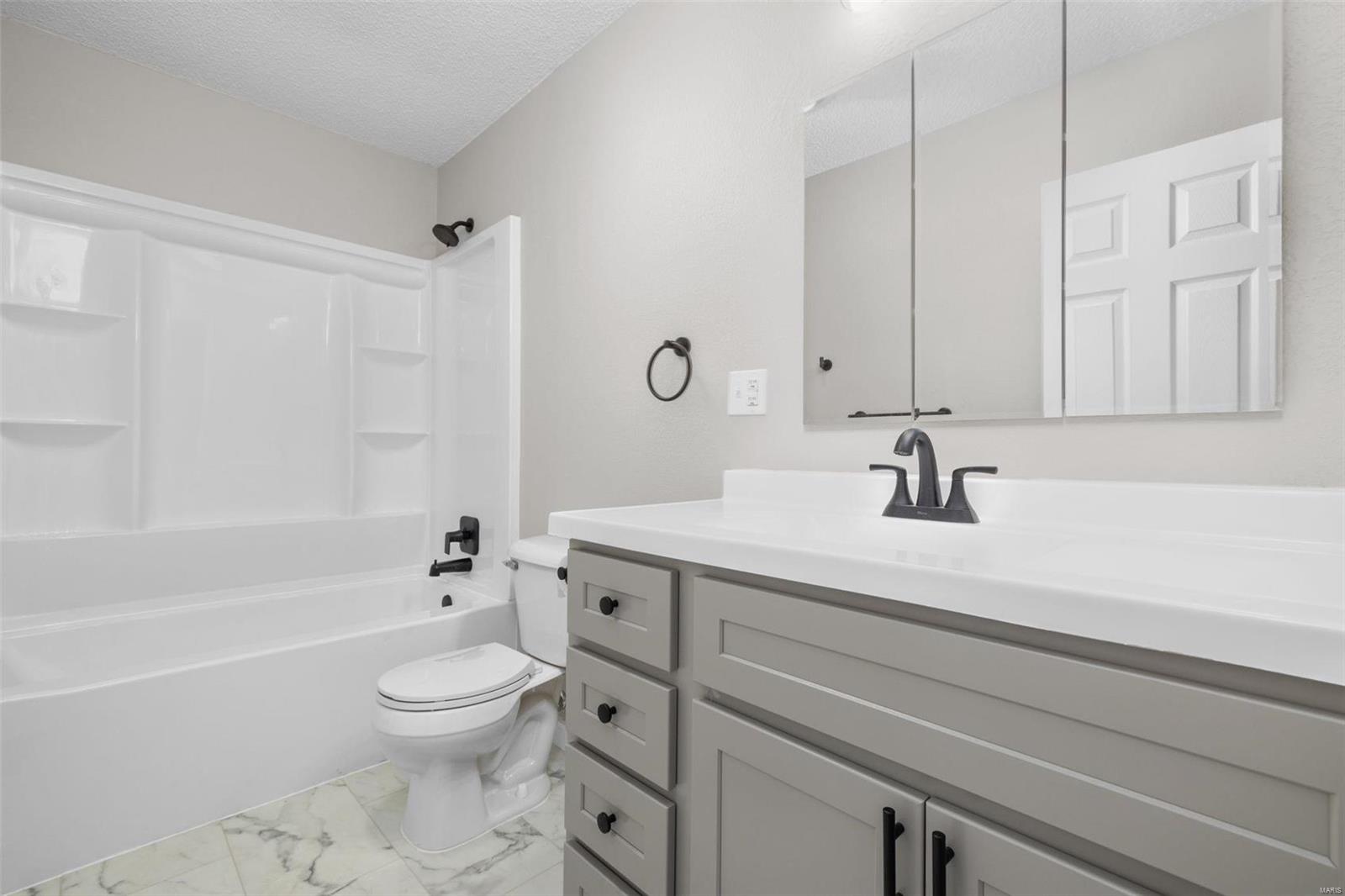 5458 Milburn Road Oakville, MO 63129 - Photo 22 of 32