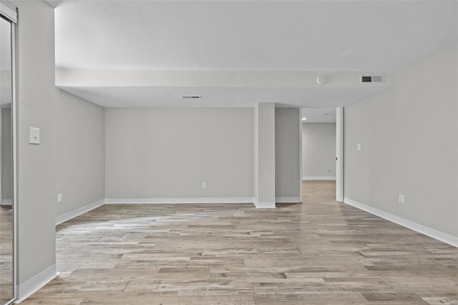 5458 Milburn Road Oakville, MO 63129 - Photo 26 of 32