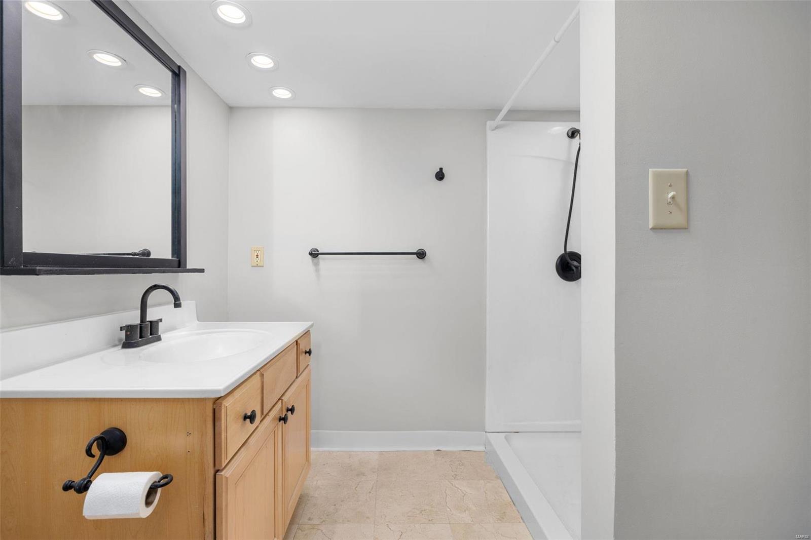 5458 Milburn Road Oakville, MO 63129 - Photo 27 of 32