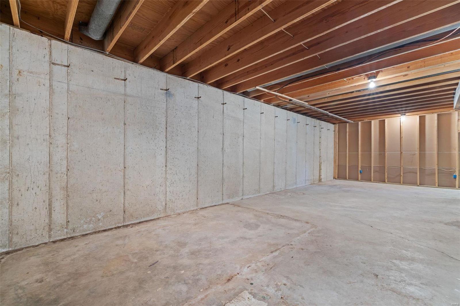 5458 Milburn Road Oakville, MO 63129 - Photo 29 of 32