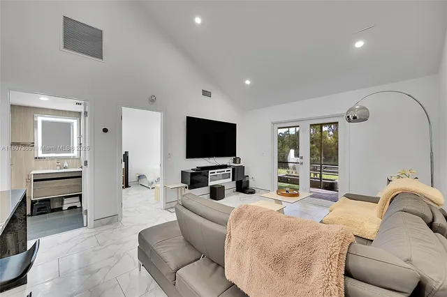 $420,000 | 18578 Woodstream Drive, Boca Raton, FL 33498