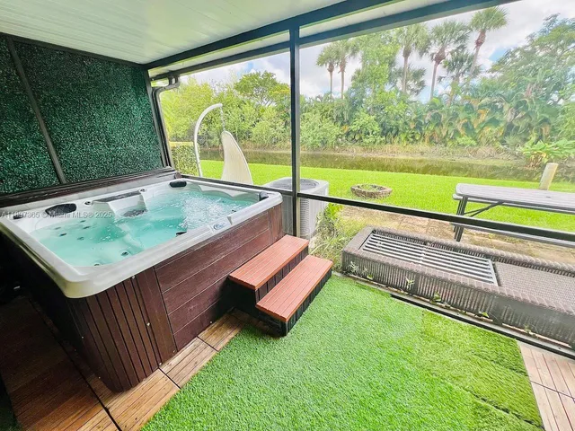 $420,000 | 18578 Woodstream Drive, Boca Raton, FL 33498