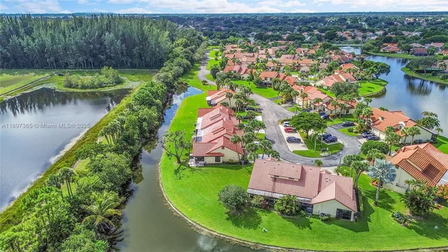 $420,000 | 18578 Woodstream Drive, Boca Raton, FL 33498