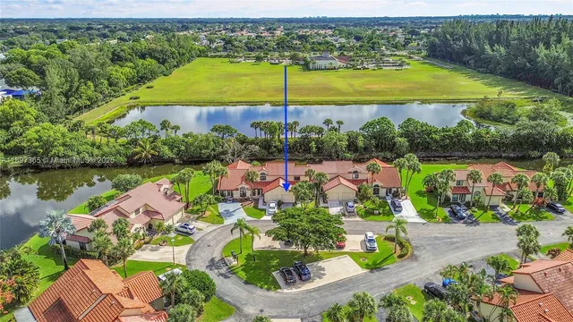 $420,000 | 18578 Woodstream Drive, Boca Raton, FL 33498