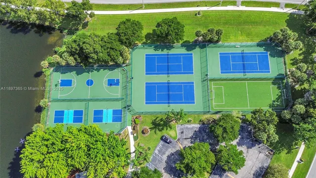 $420,000 | 18578 Woodstream Drive, Boca Raton, FL 33498