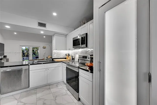 $420,000 | 18578 Woodstream Drive, Boca Raton, FL 33498