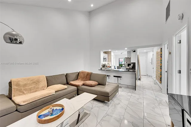 $420,000 | 18578 Woodstream Drive, Boca Raton, FL 33498