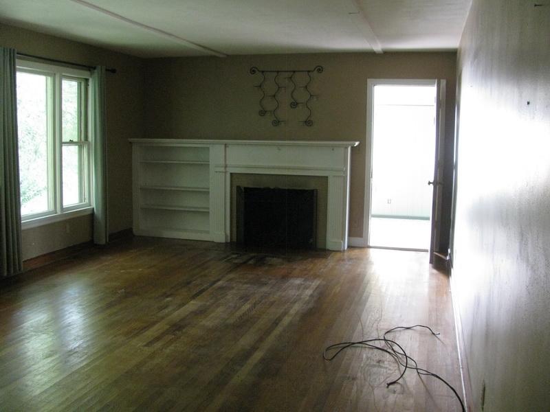 7020 Buckeye Road Roanoke, VA 24018 - Photo 5 of 13 IMG_5824_resize