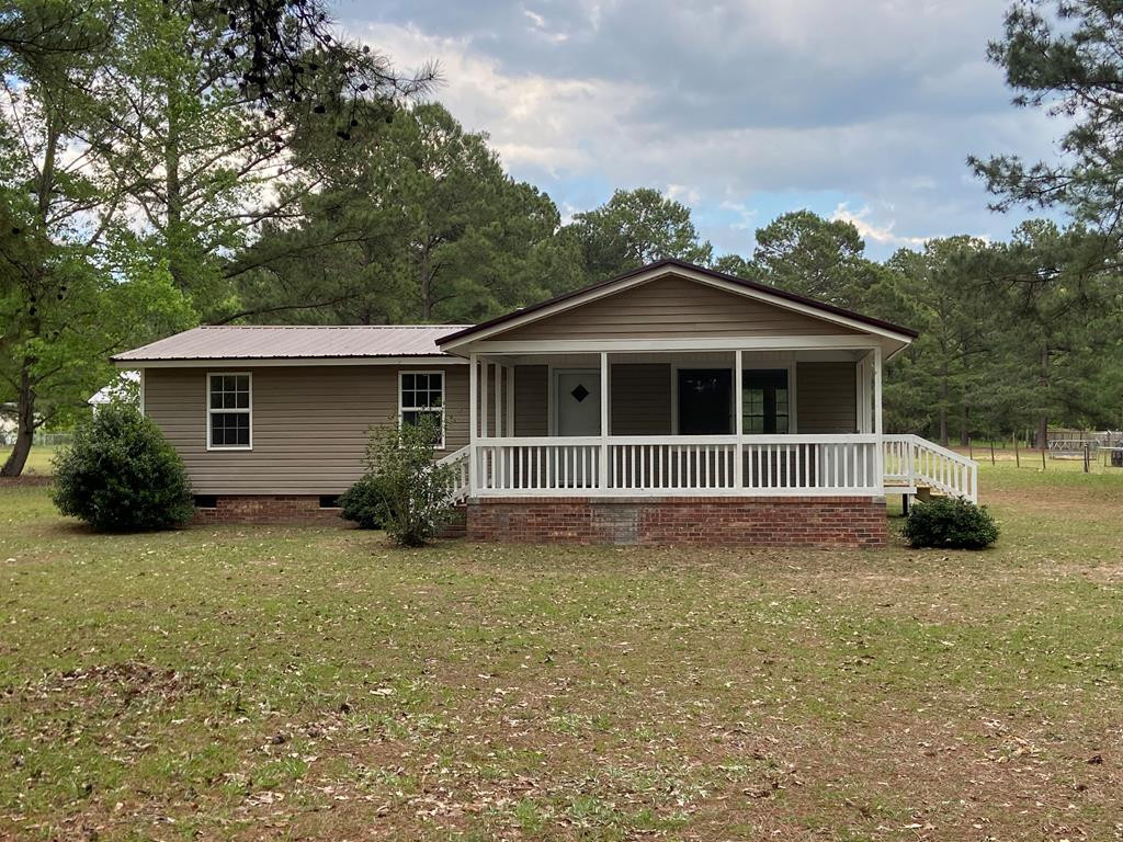 2066 Clubhouse Road Summerton, SC 29148 - Photo 1 of 12 Gallery Image 1