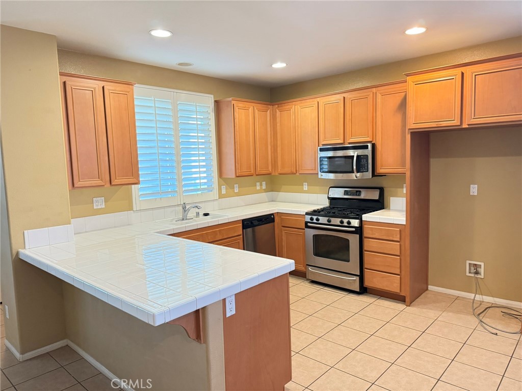 8090 Cornwall Court, Unit 13 Rancho Cucamonga, CA 91739 - Photo 6 of 13