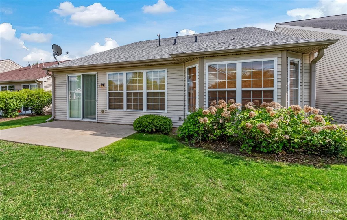 13934 Chanwahon Road Huntley, IL 60142 - Photo 5 of 57