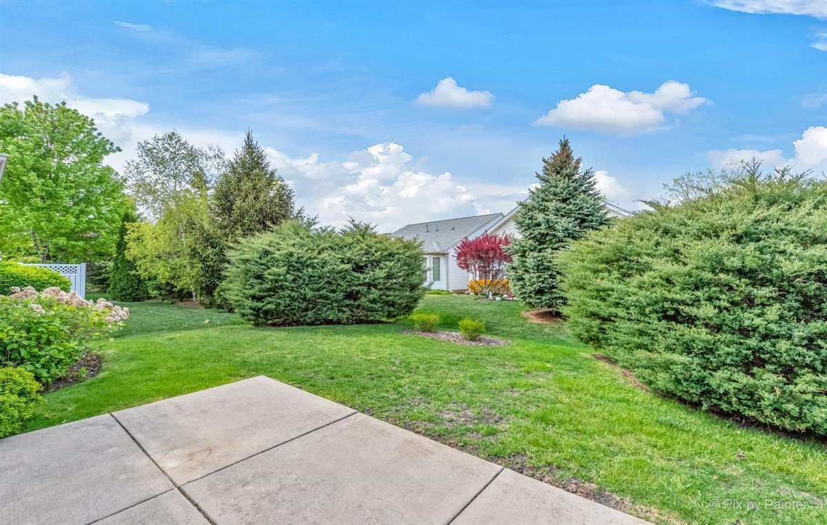 13934 Chanwahon Road Huntley, IL 60142 - Photo 8 of 57